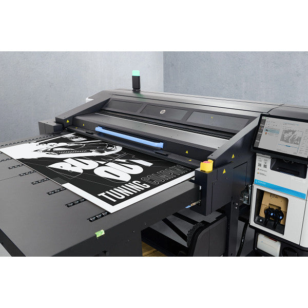 HP Latex R530 64" Flatbed Printer – A compact, all-in-one solution for versatile printing on rigid and flexible materials.